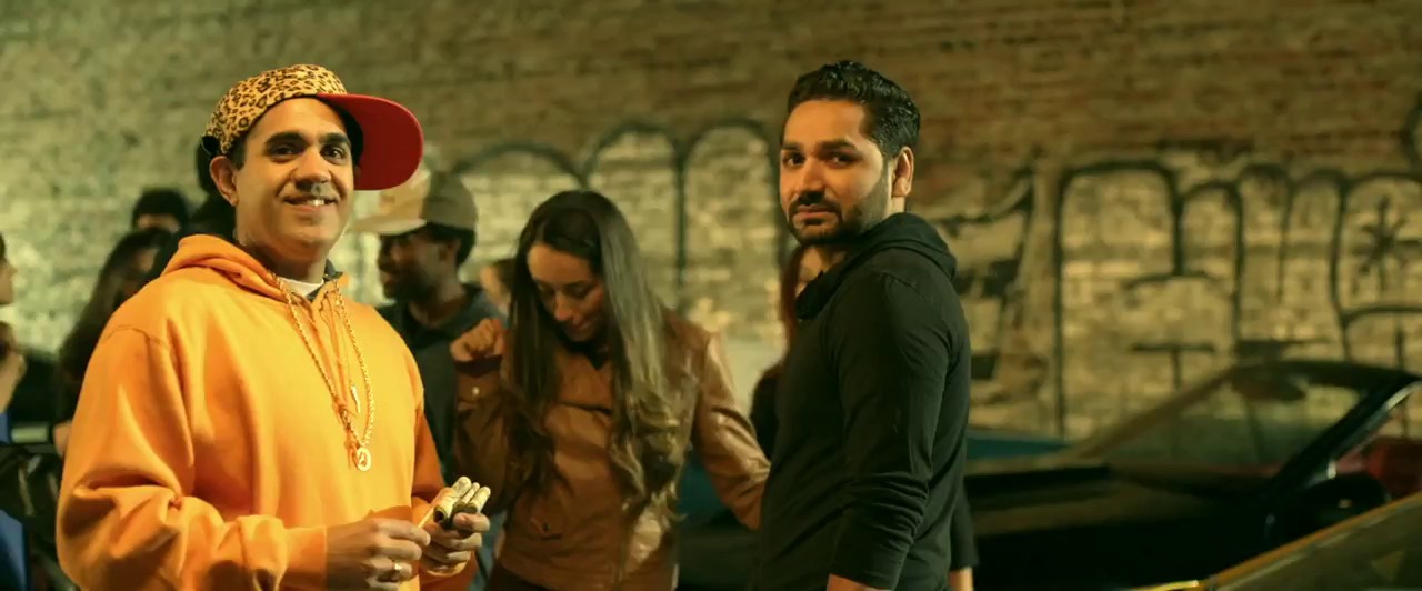Faraar (2015) WEBRip Punjabi 720p x264 AVC AAC 2.0 ESub.mkv.0000